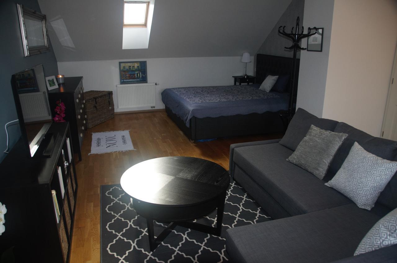 Apartment Amazing Angie's *